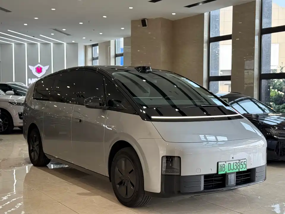 Li Auto Ideal MEGA