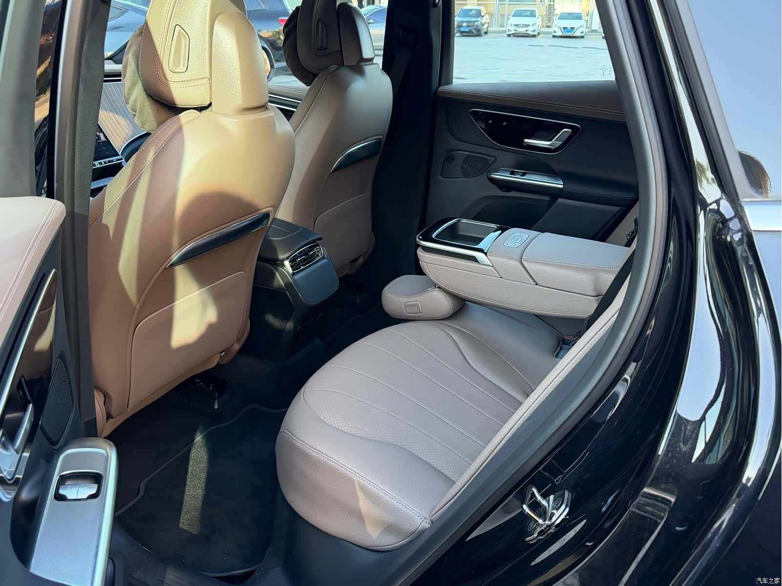 Mercedes-Benz EQE, 2025 9