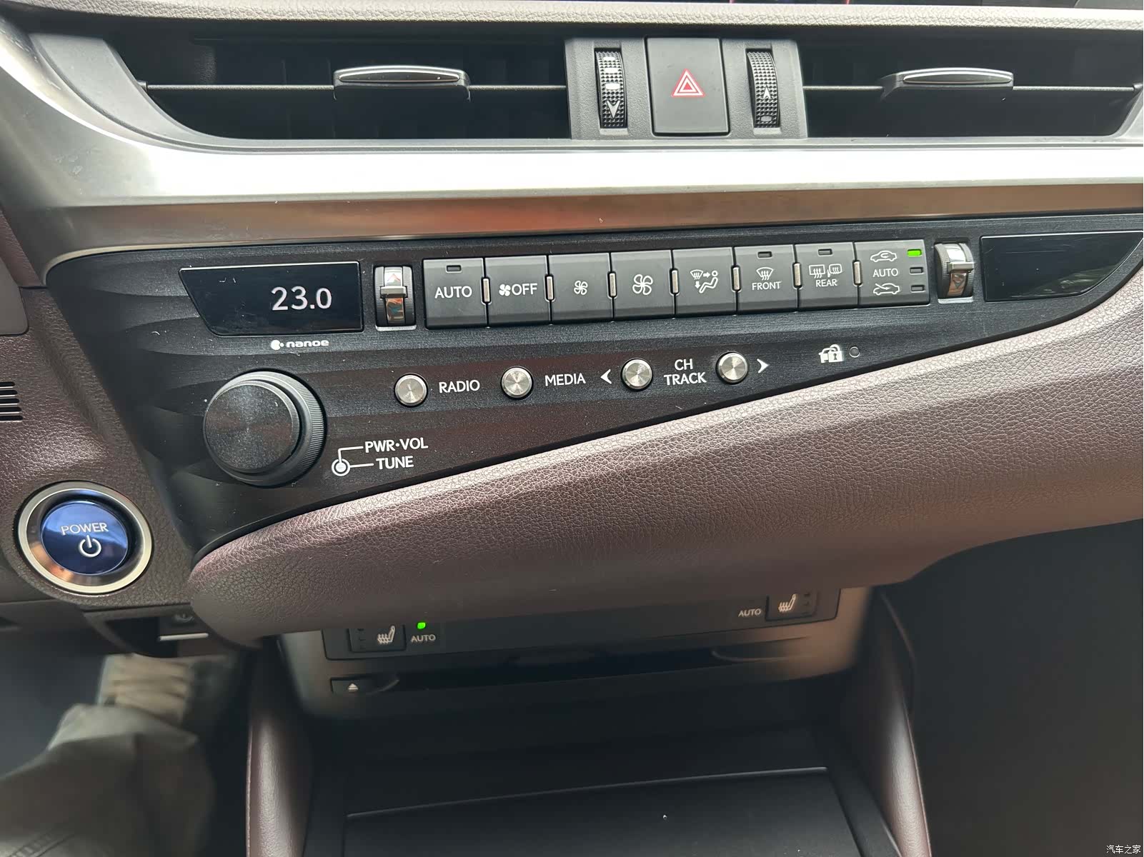 Lexus ES, 2019 19