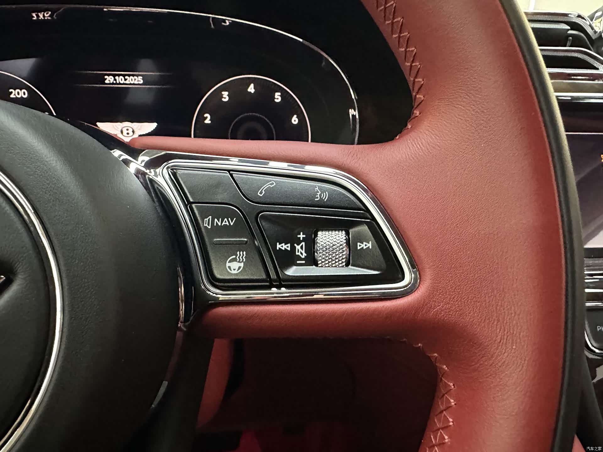 Bentley Bentayga, 2021 13
