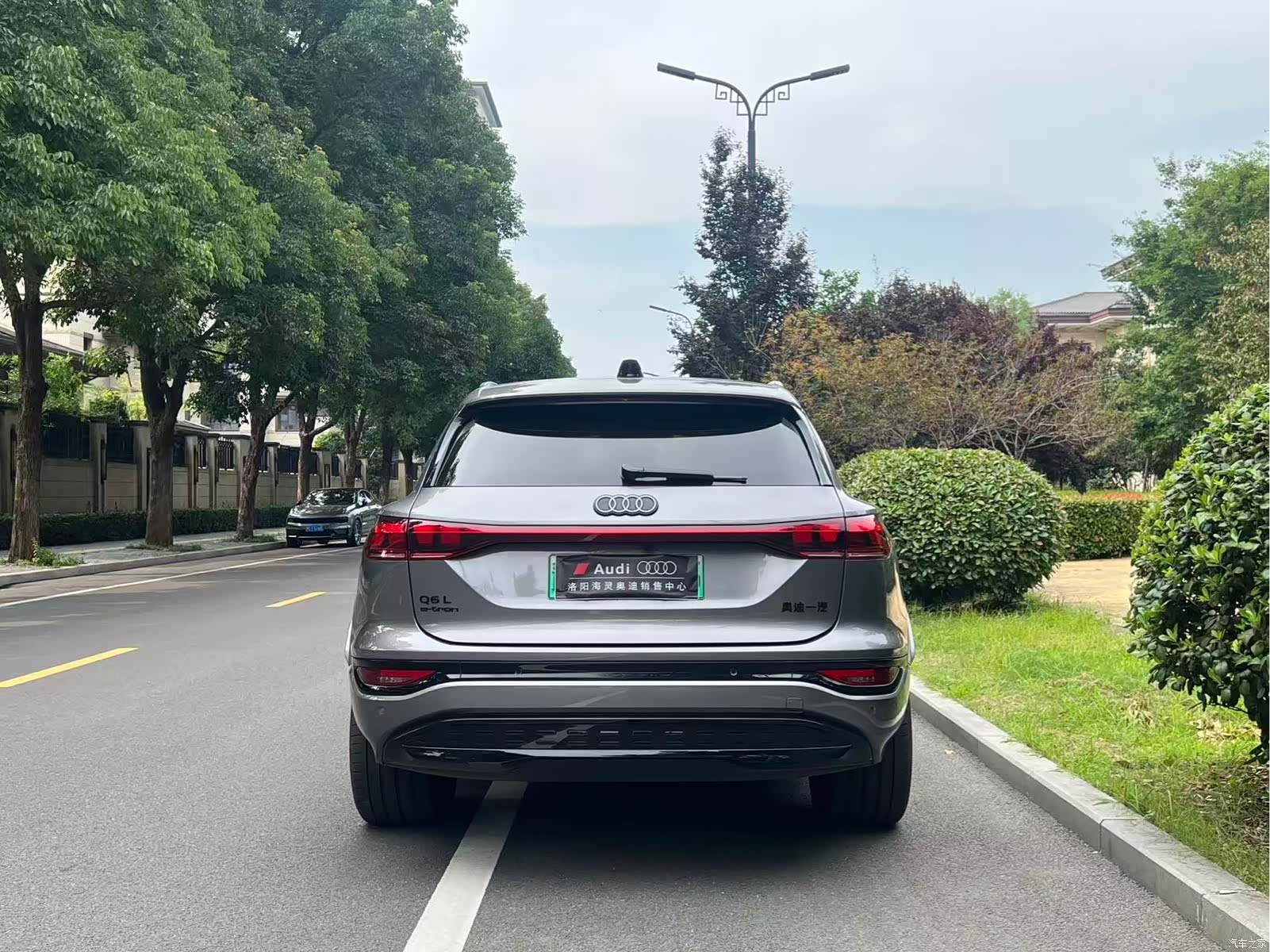 Audi e-tron, 2025 все фото