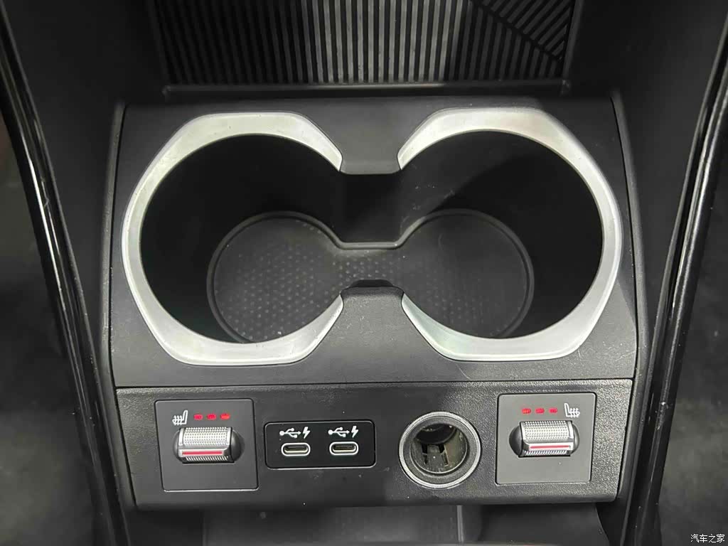 BMW X1, 2024 все фото
