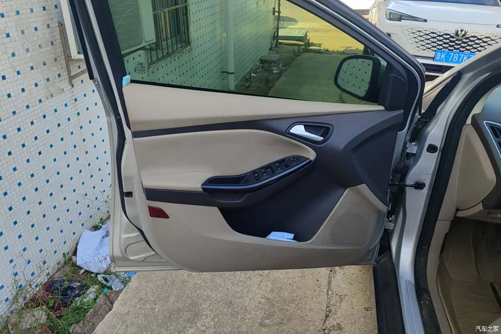 Ford Focus, 2013 7