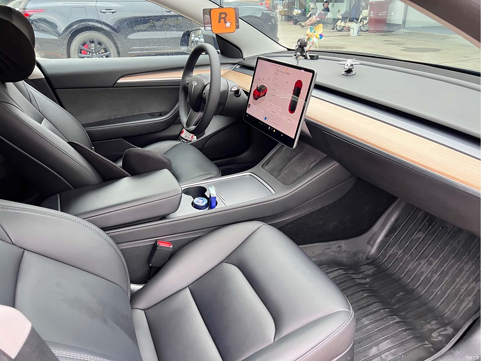 Tesla Model 3, 2023 10
