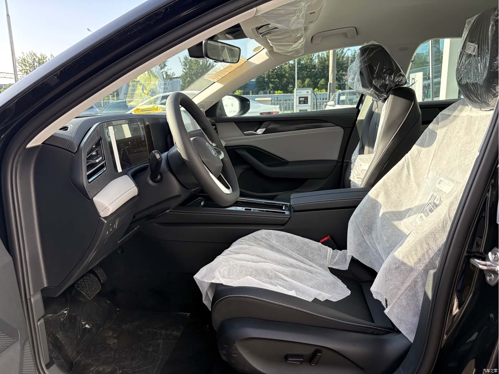 Volkswagen Magotan, 2026 4
