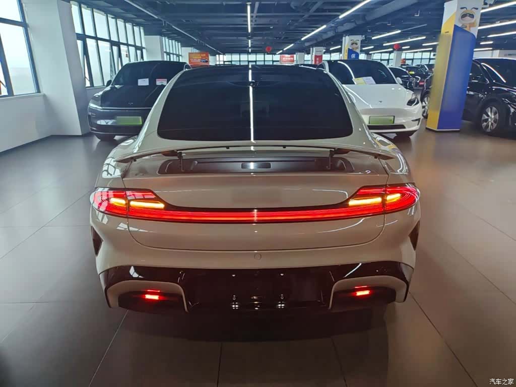 Xiaomi SU7, 2024 6
