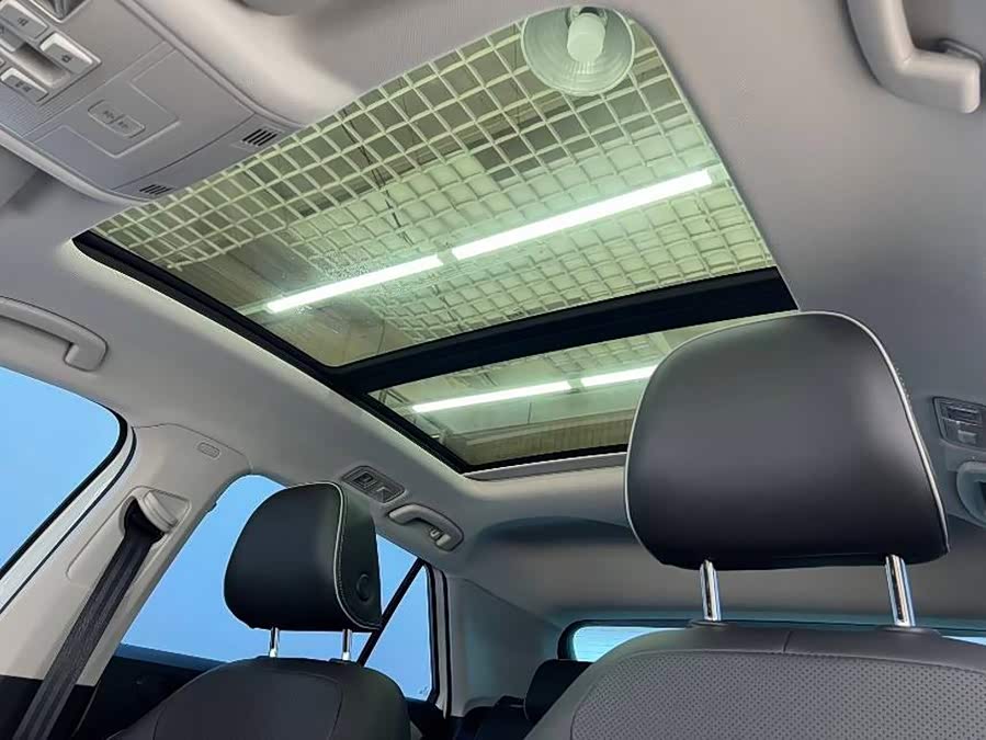 Volkswagen T-ROC 2023, фото 14