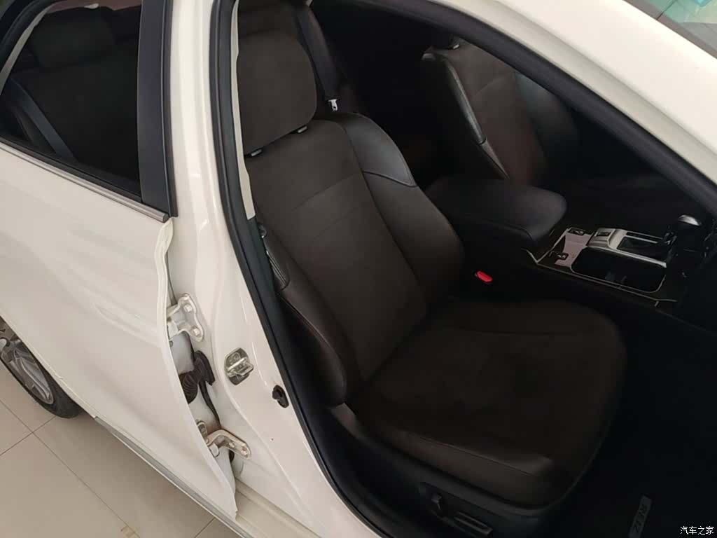Toyota 2.5V, 2017 25