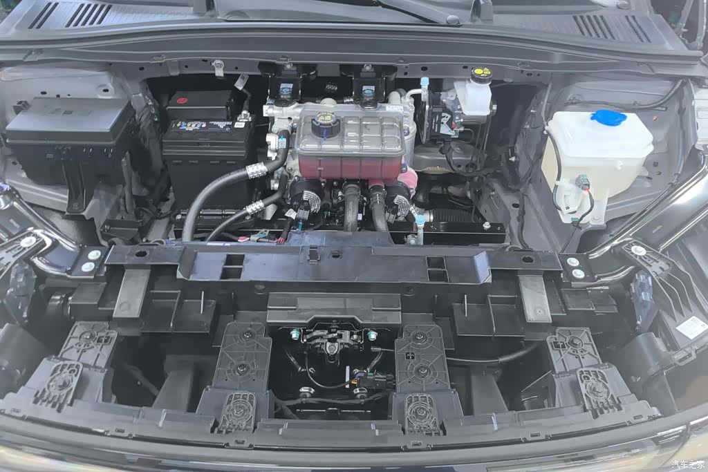 Leapmotor Lafa5, 2025 10