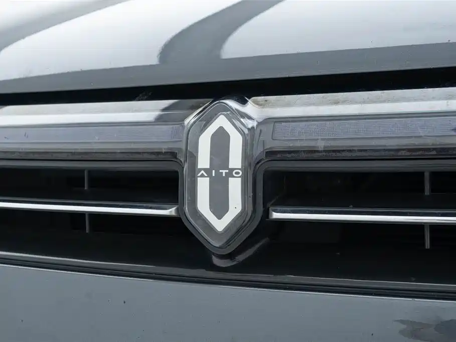 AITO Ask the world M7