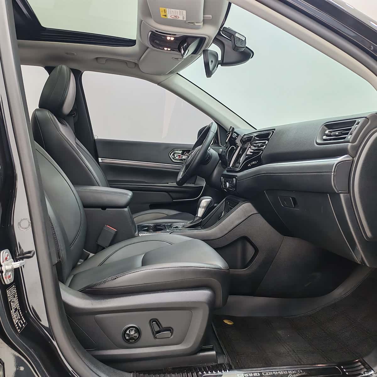 Jeep Grand Commander, 2019 9