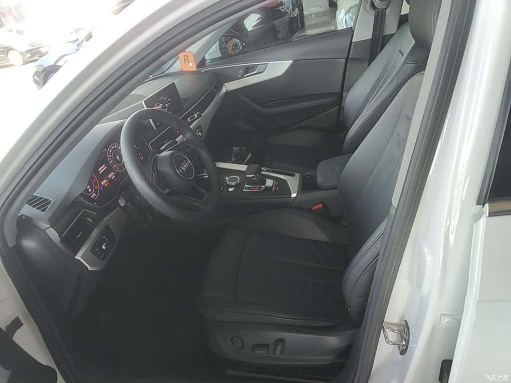 Audi A4L, 2019 15
