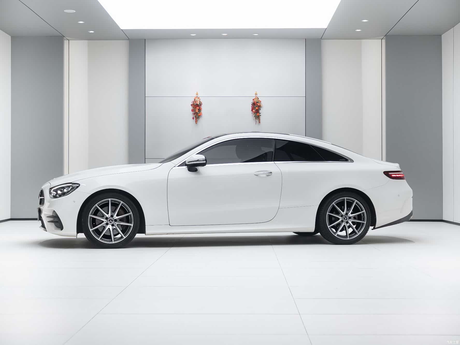 Mercedes-Benz E-Class, 2023 16