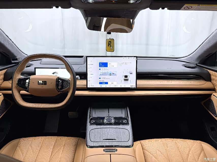 Geely 8, 2025 4