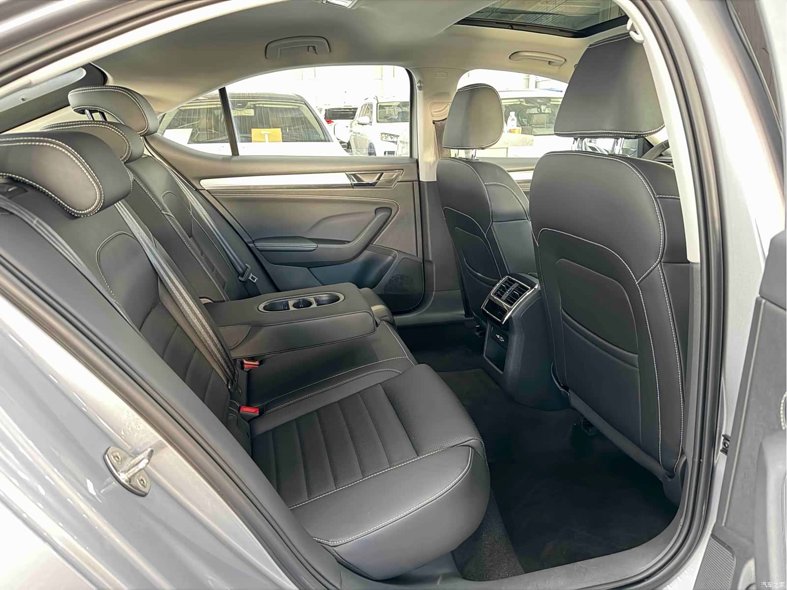 Skoda Superb, 2024 16