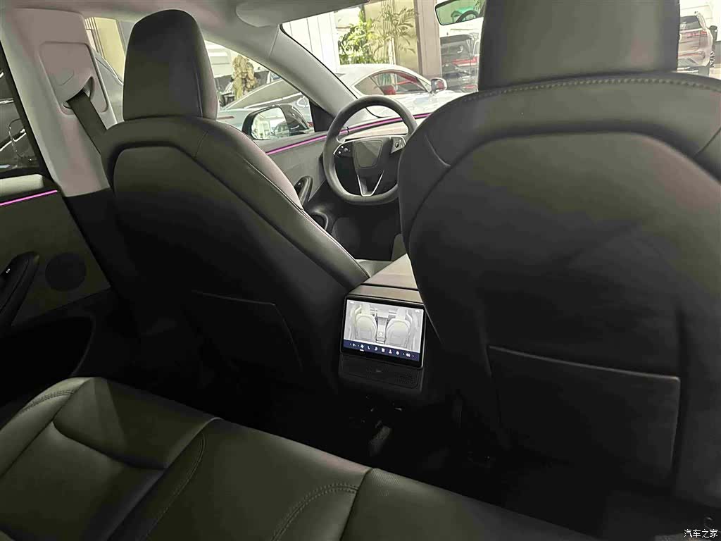 Tesla Model 3, 2026 12