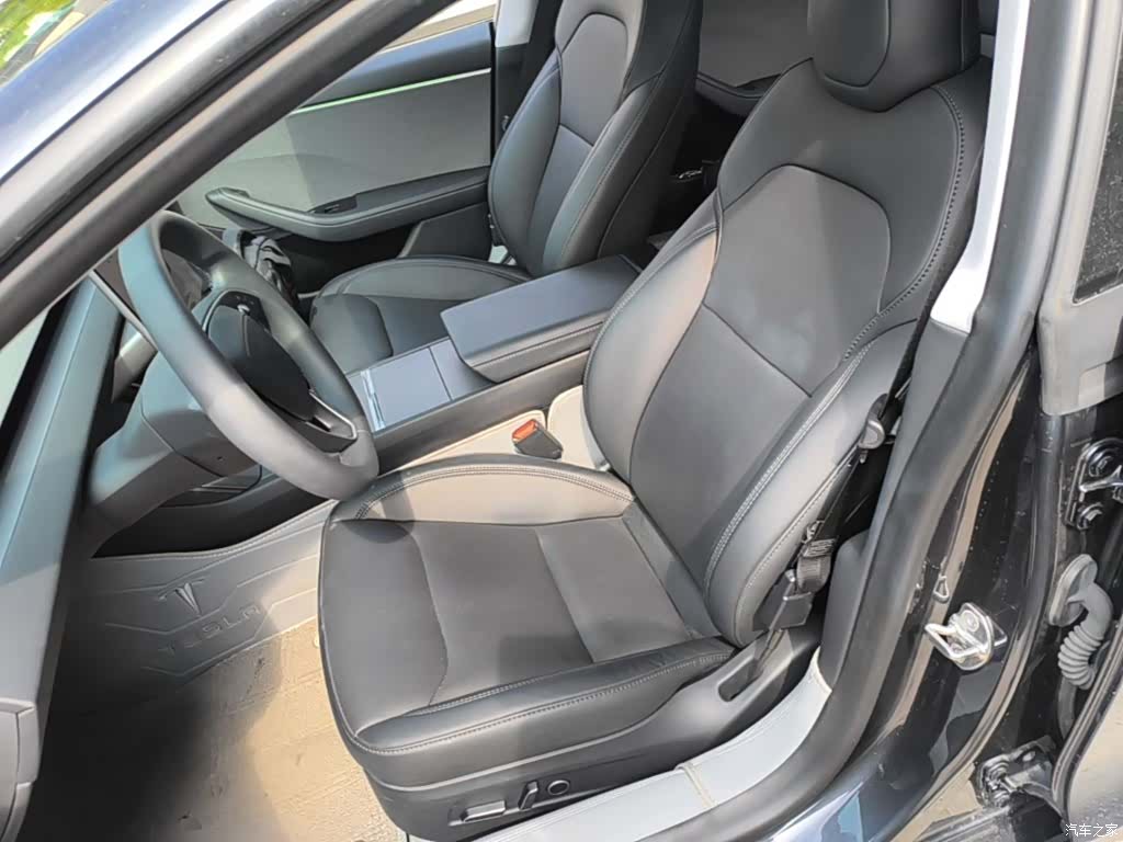 Tesla Model 3, 2024 15