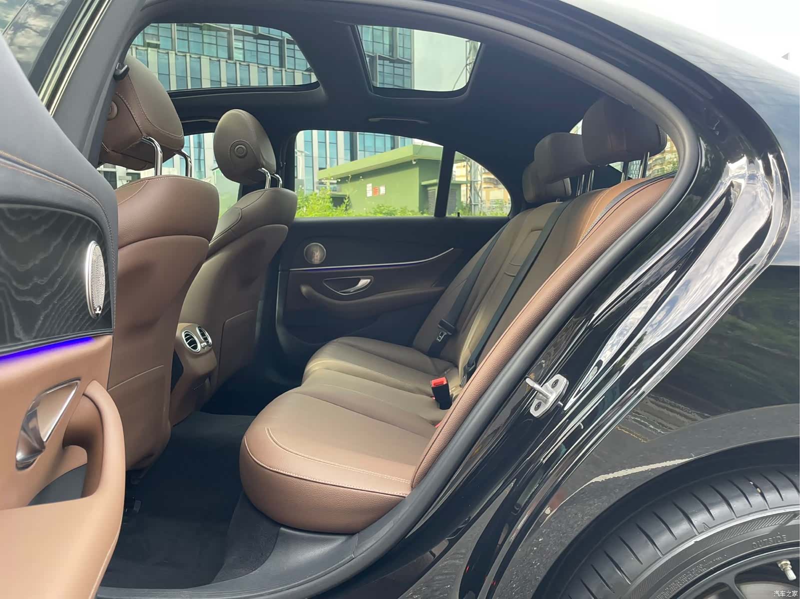 Mercedes-Benz E-Class, 2022 11