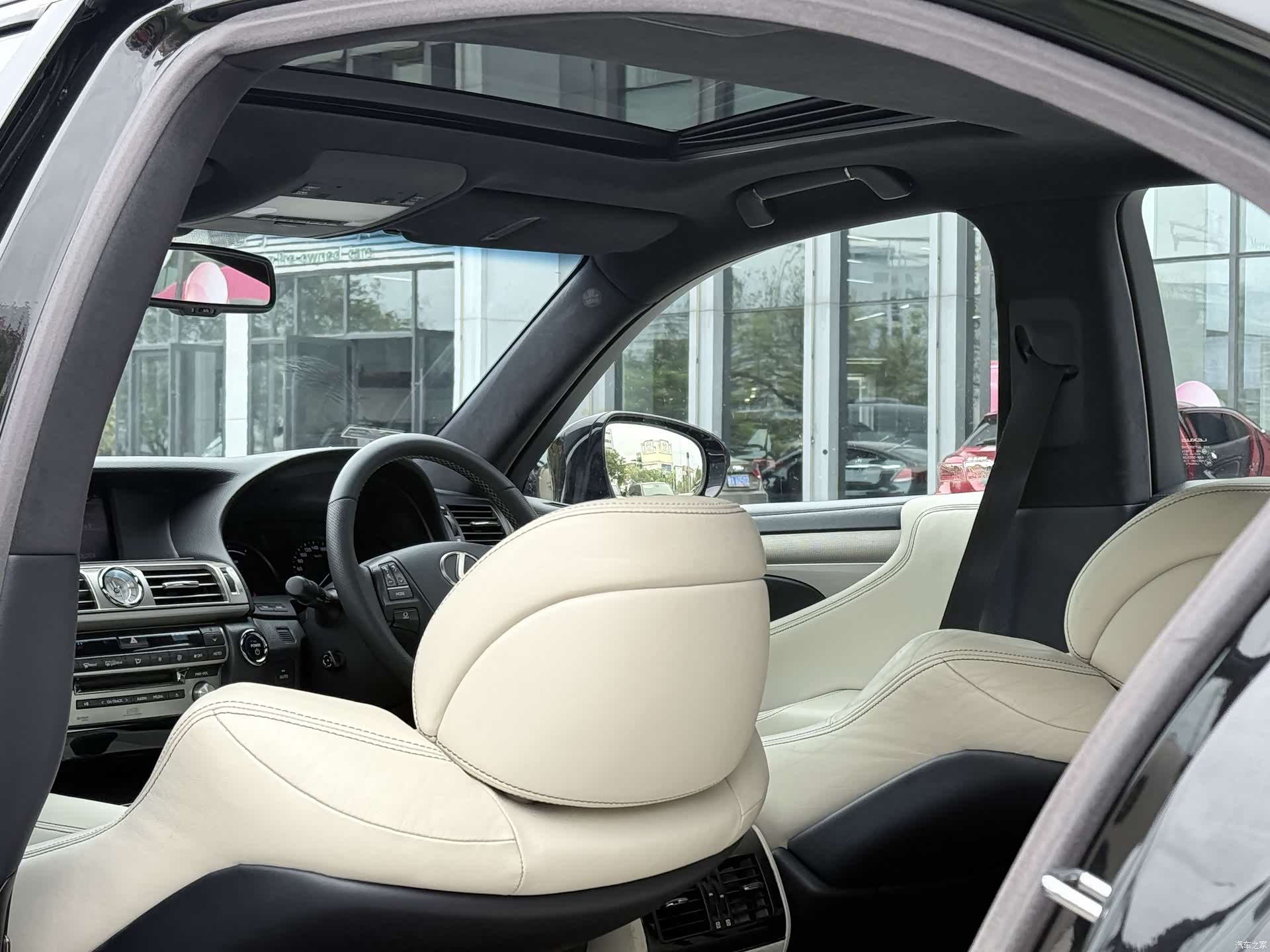 Lexus LS, 2013 16