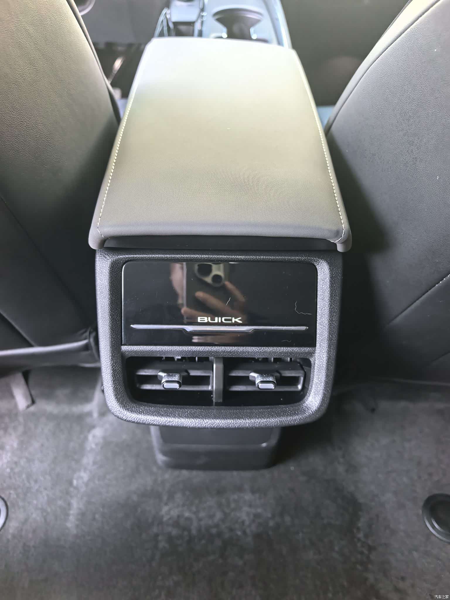 Buick E5, 2025 12