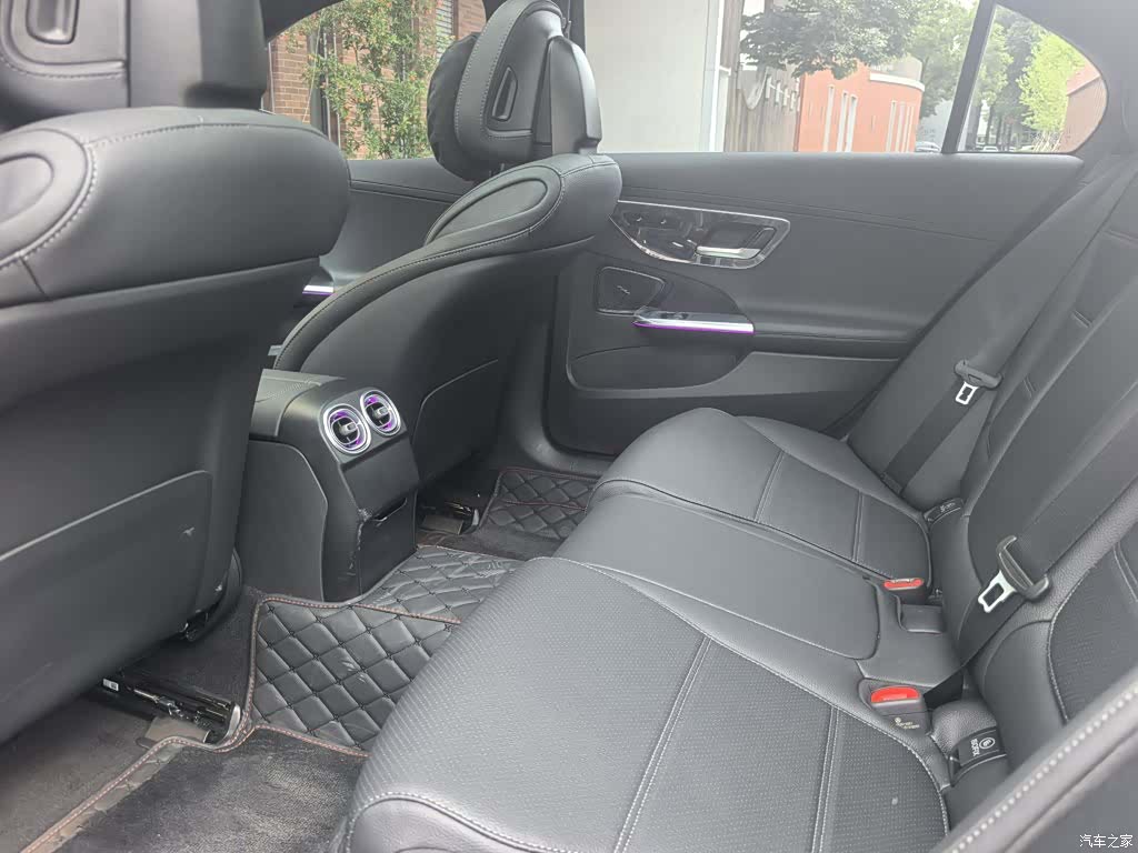 Mercedes-Benz C-Class, 2025 8