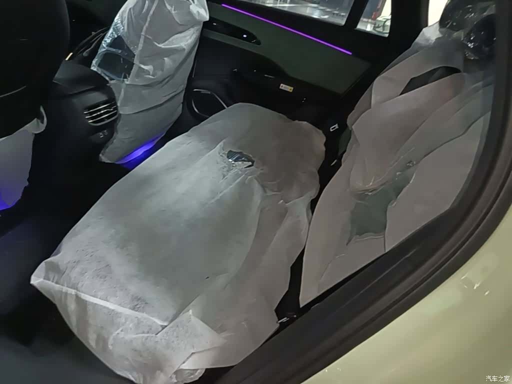Hongqi H7, 2026 17