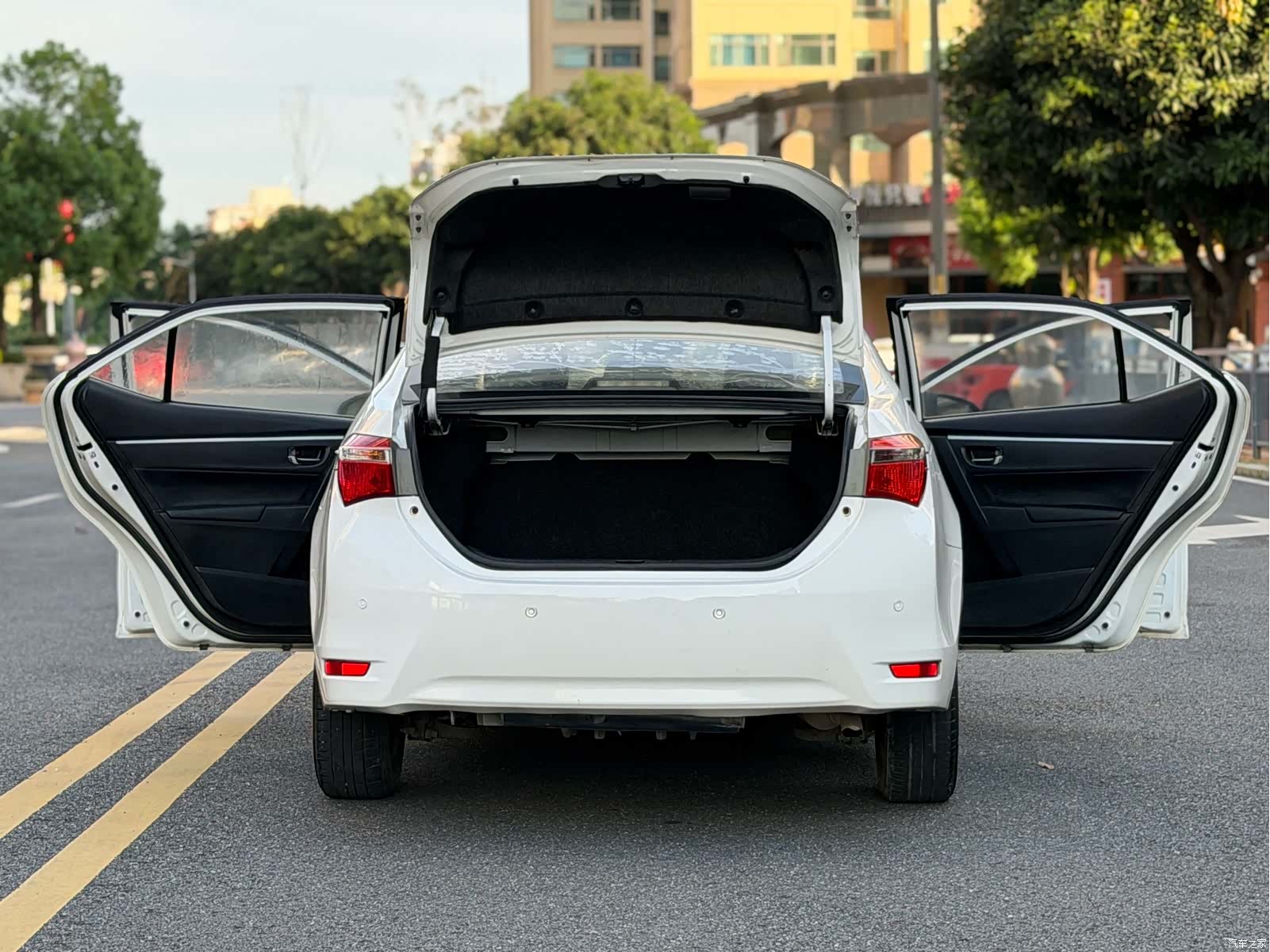 Toyota Corolla, 2017 16