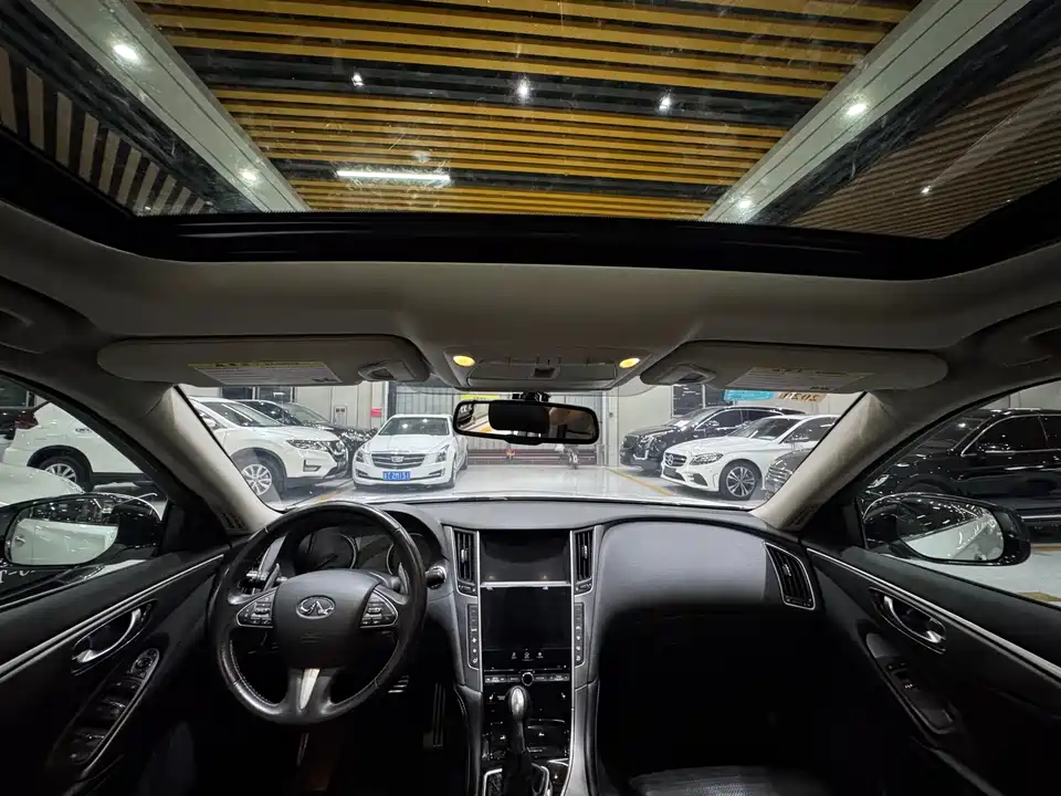 Infiniti Q50L
