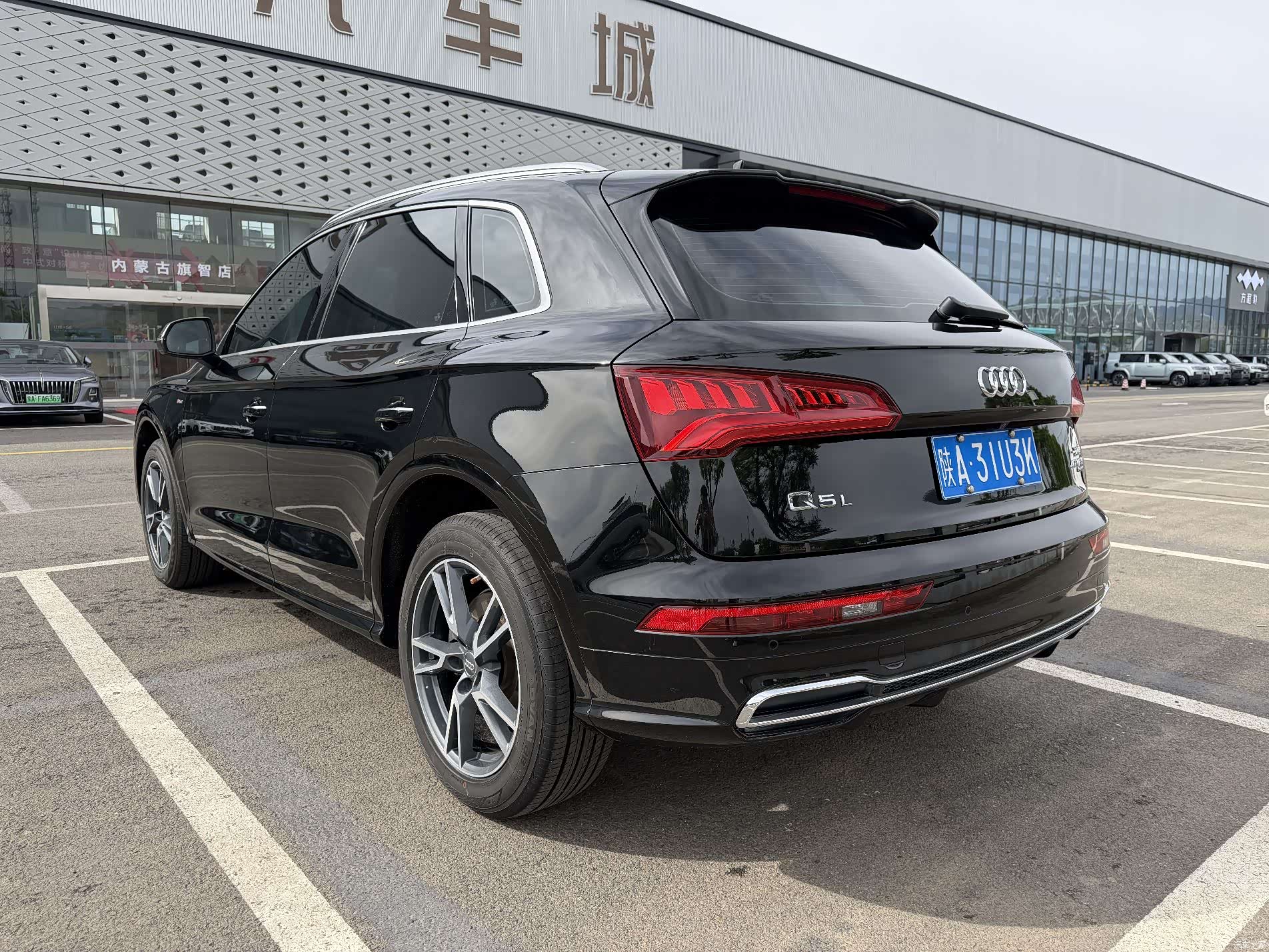 Audi Q5L, 2020 все фото
