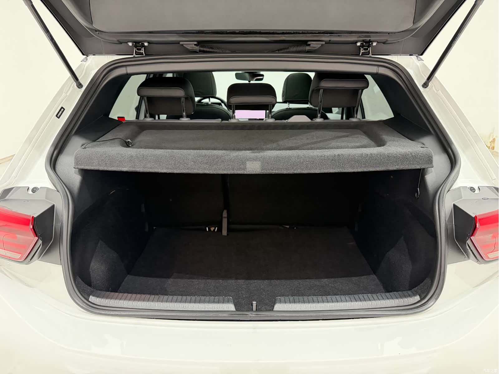 Volkswagen ID.3, 2025 14