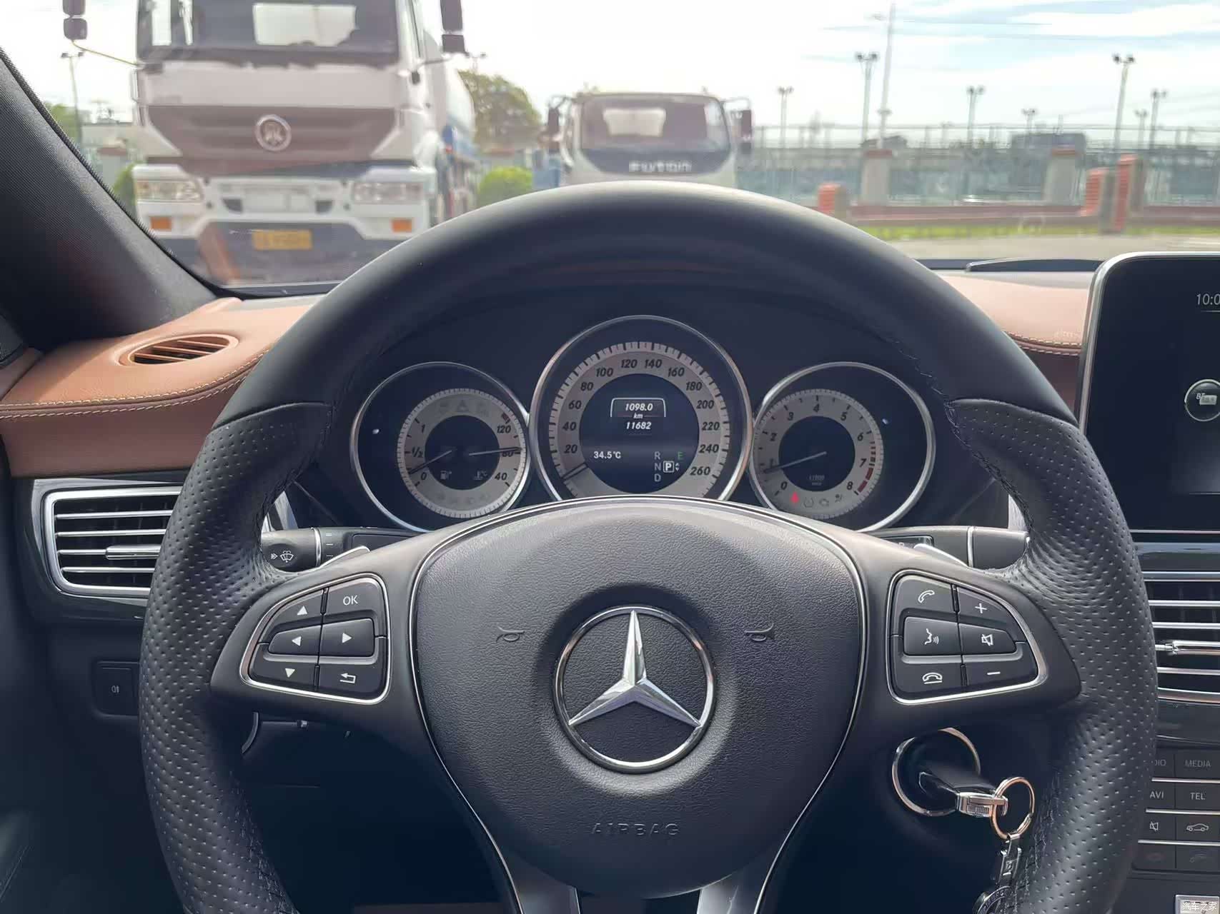 Mercedes-Benz CLS, 2015 26