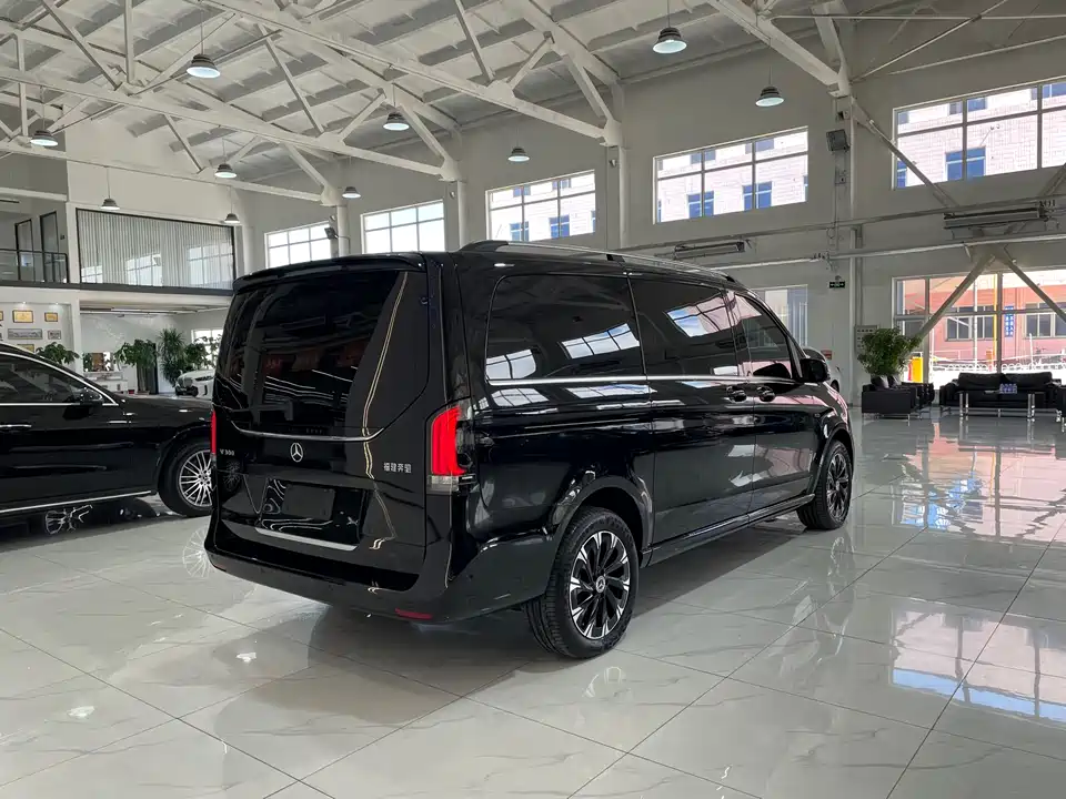 Mercedes-Benz V-class