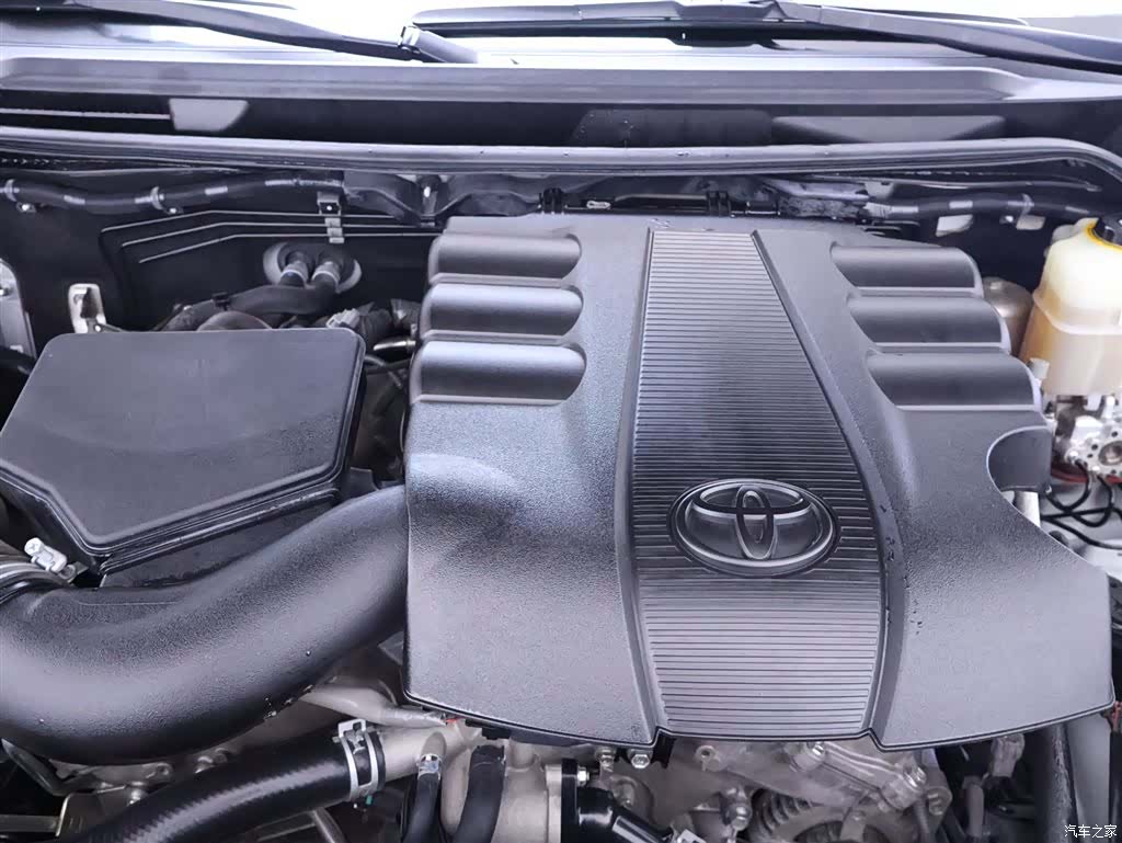 Toyota Land Cruiser, 2019 23