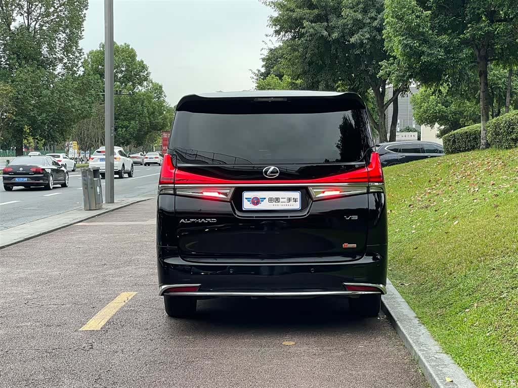 Toyota Alphard, 2018 все фото