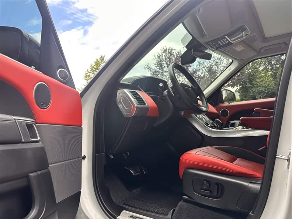 Land Rover Range Rover Sport Land Rover Range Rover Sport