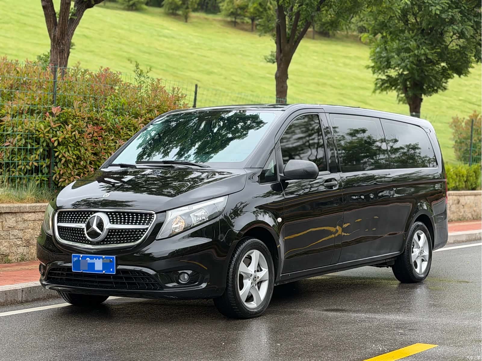Mercedes-Benz 9, 2017 1