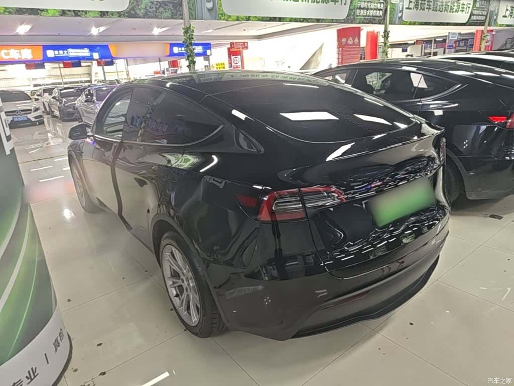 Tesla Model Y, 2022 все фото