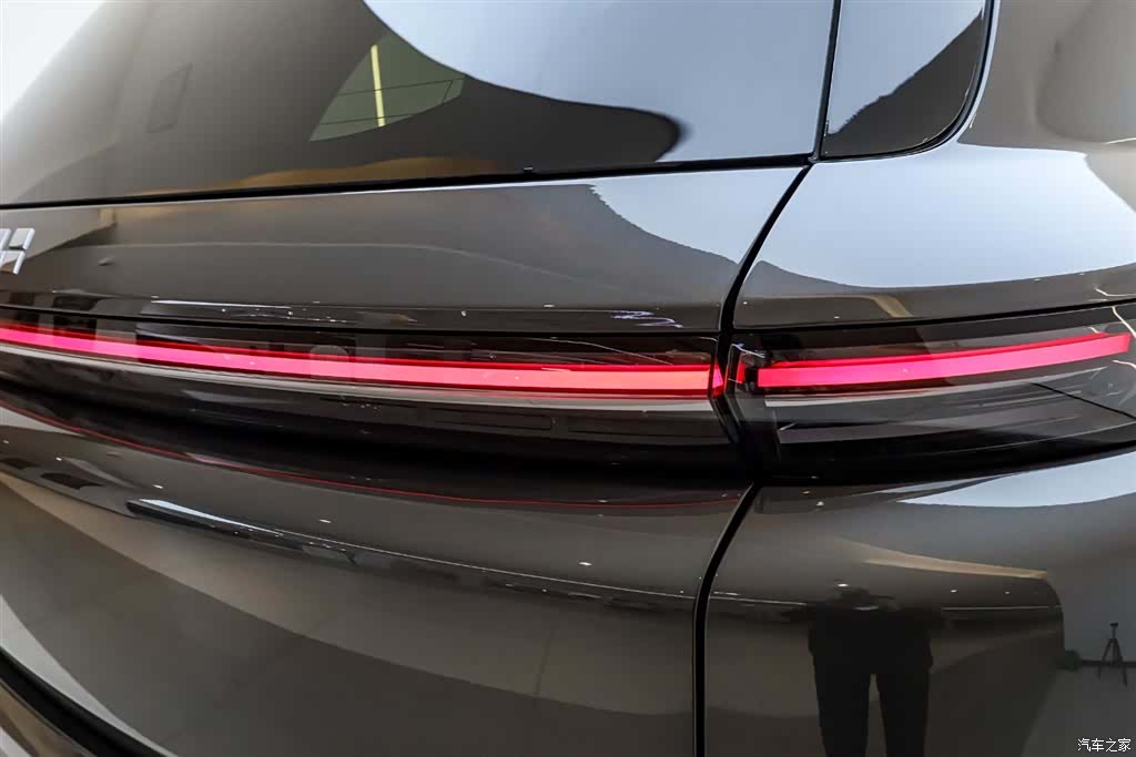 Li Auto L8, 2025 11