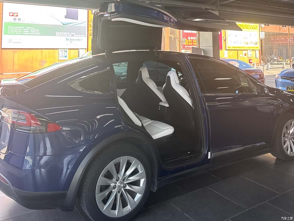 Tesla Model X, 2018 26