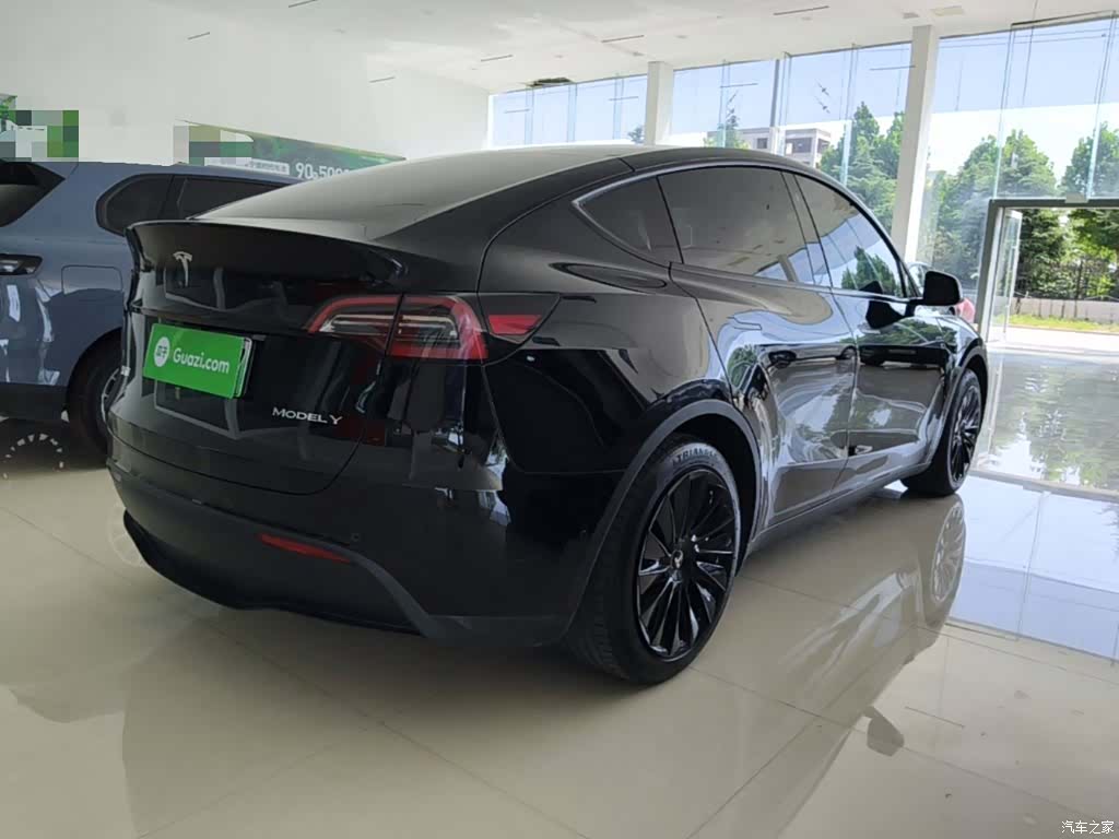 Tesla Model Y, 2024 7
