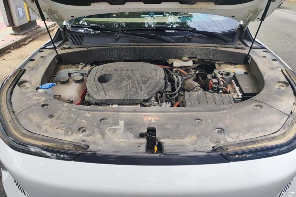 Geely Galaxy L7, 2024 10
