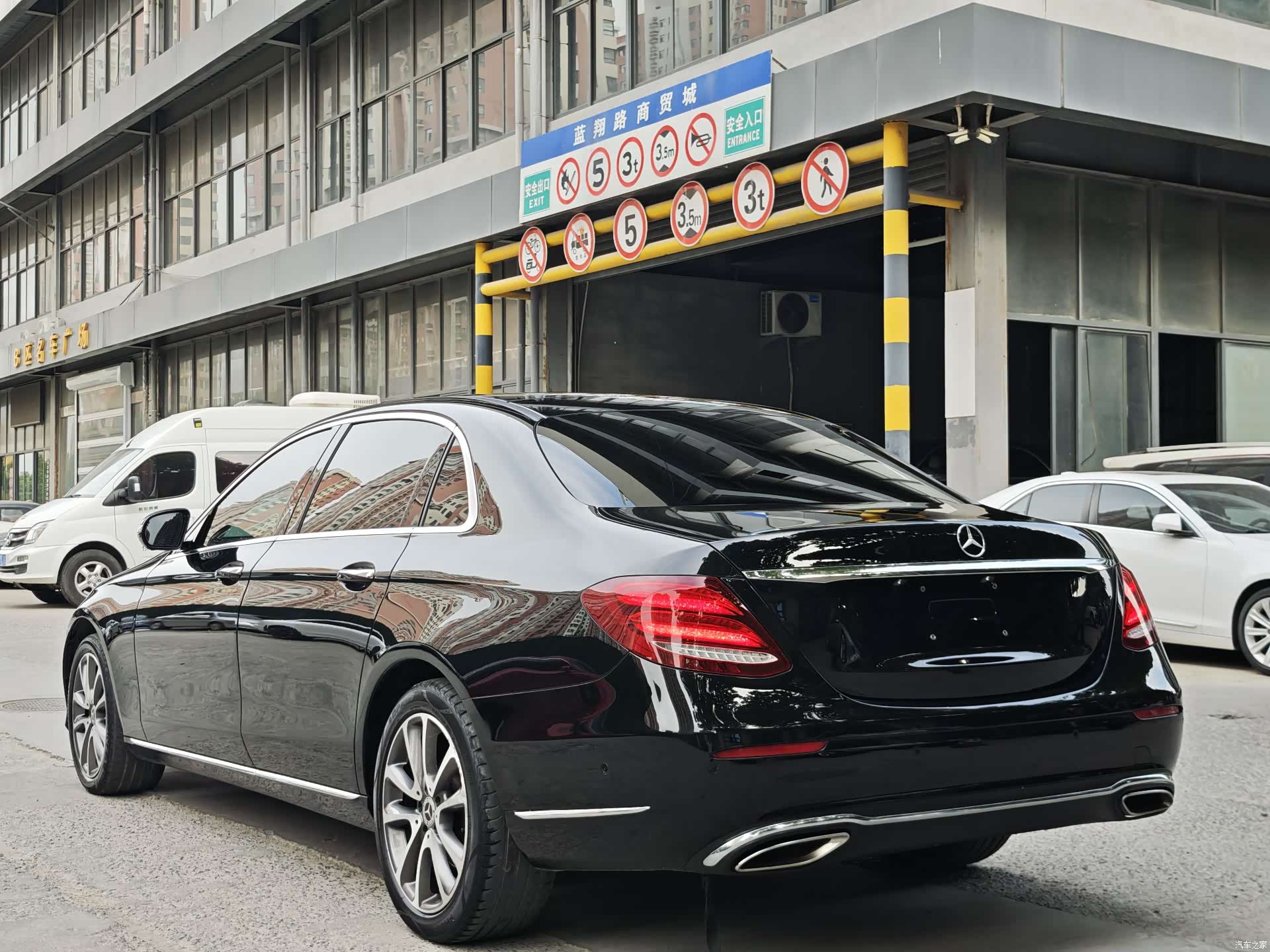 Mercedes-Benz E-Class, 2018 10