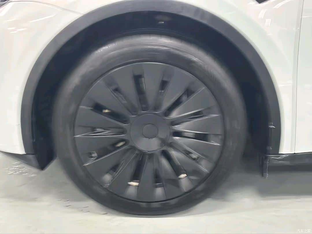 Tesla Model Y, 2023 3
