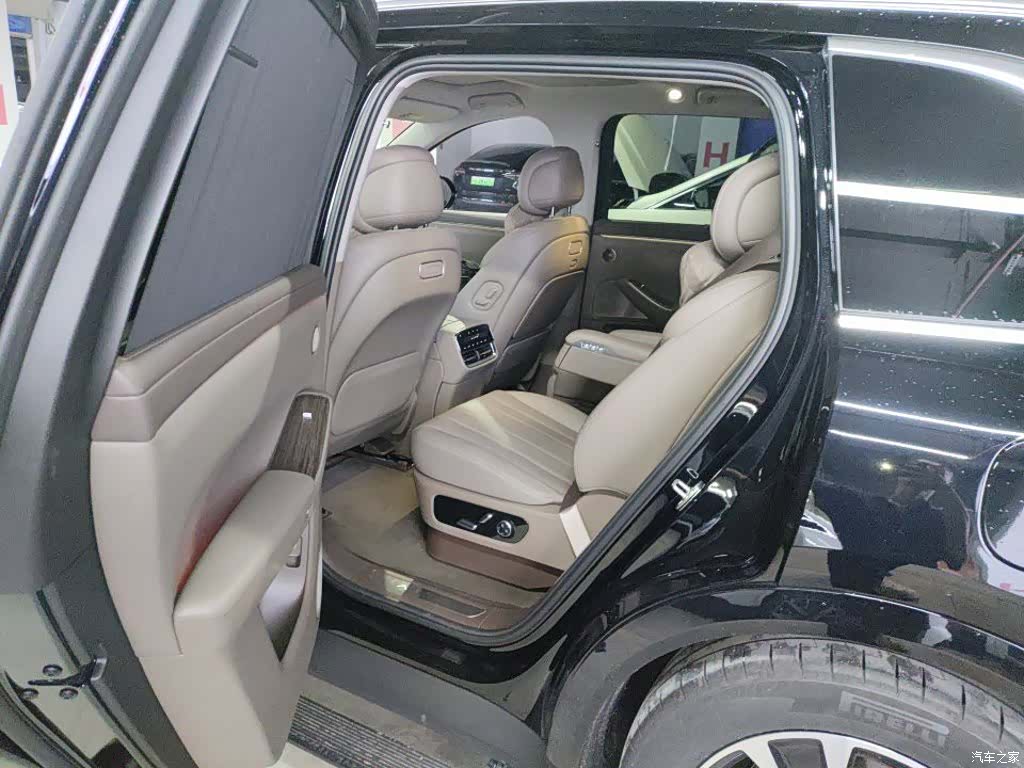AITO M7, 2025 7