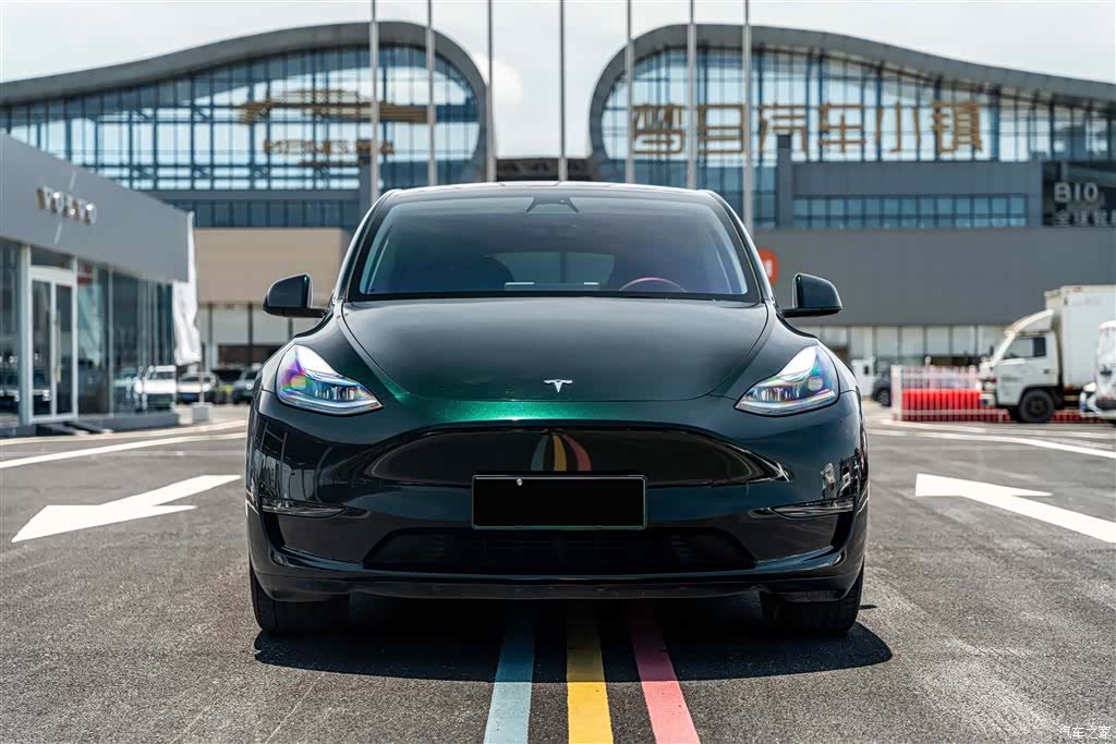 Tesla Model Y, 2024 2