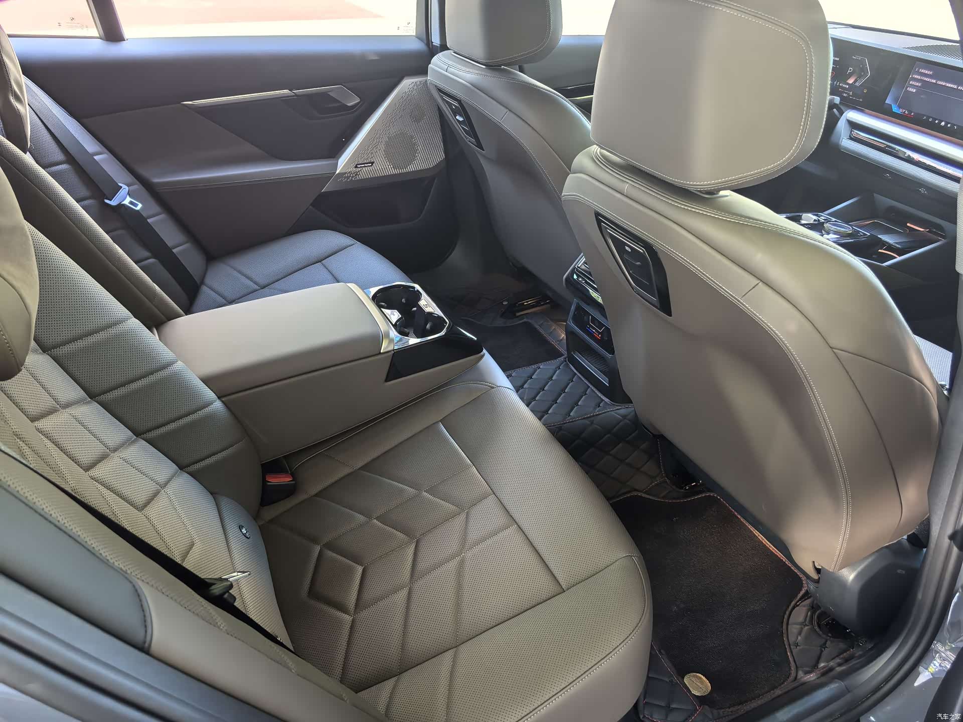 BMW 5 Series, 2024 14