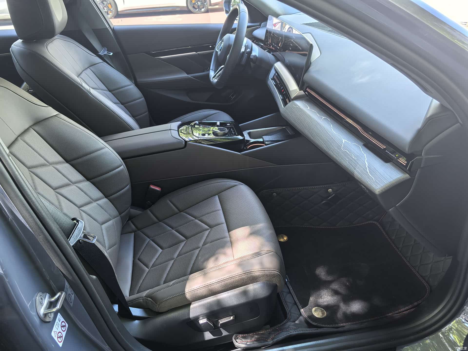 BMW 5 Series, 2024 12