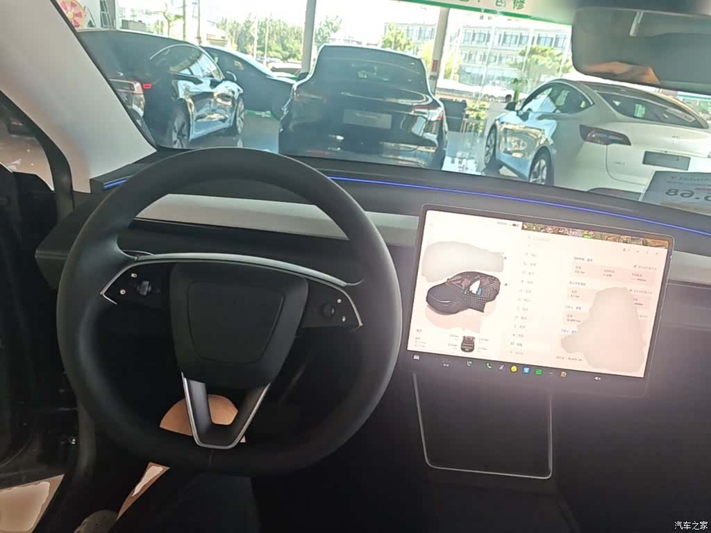 Tesla Model Y, 2025 11