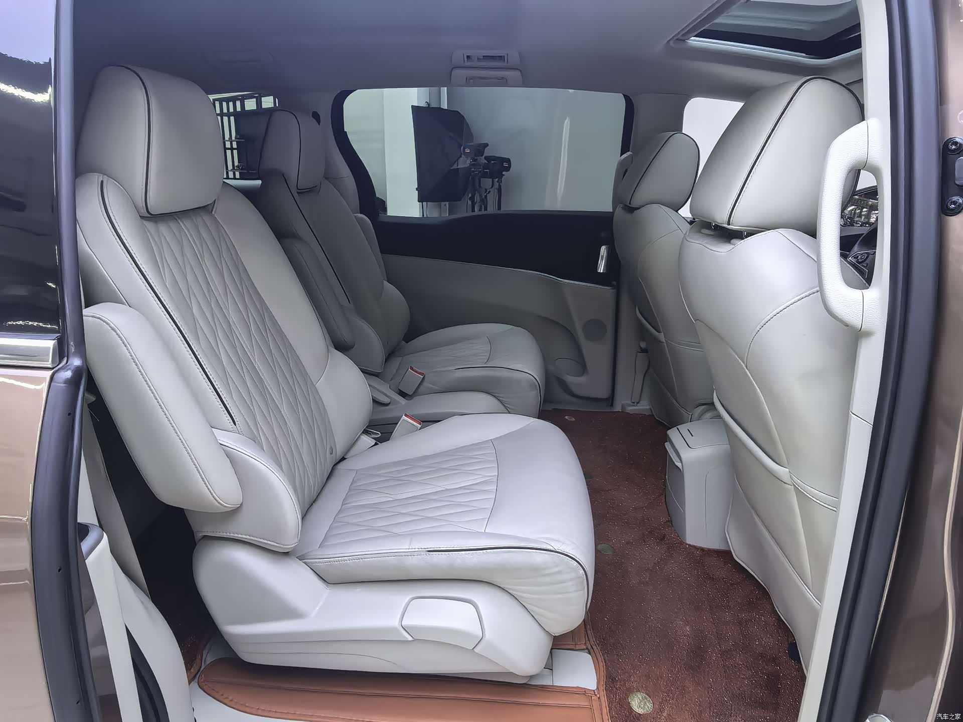 Buick GL8, 2021 11