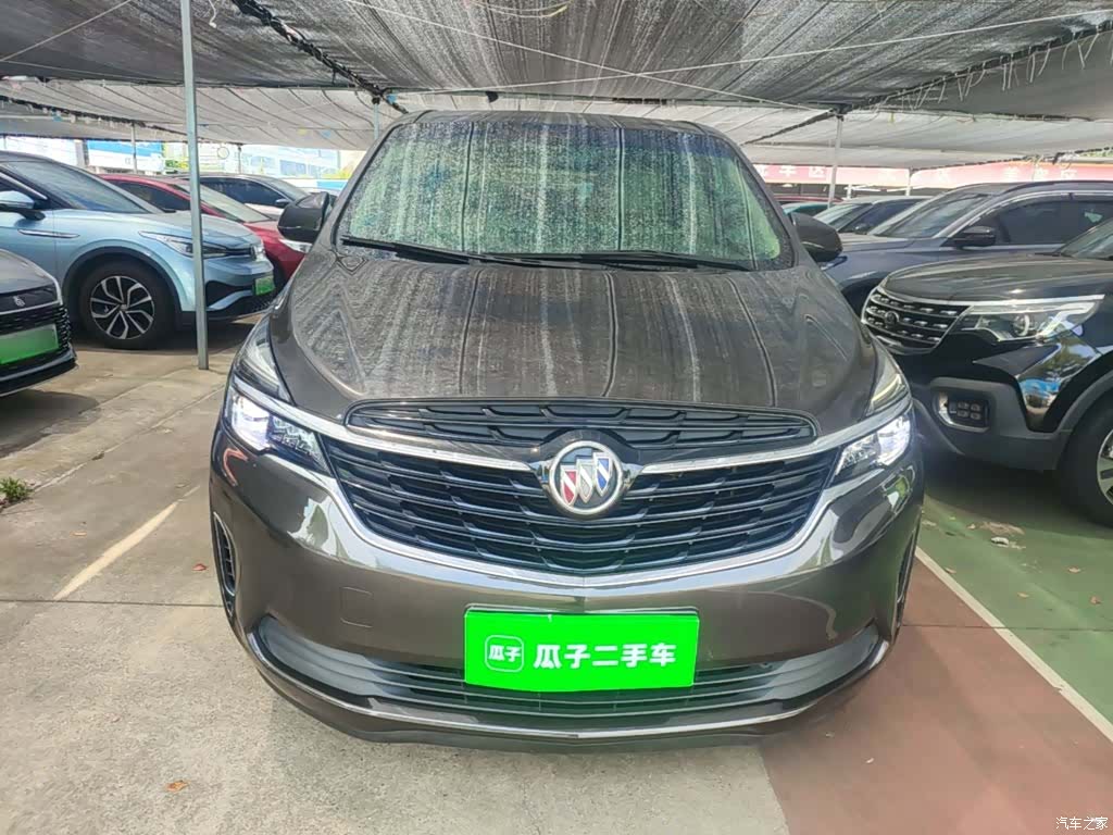 Buick GL8, 2022 3
